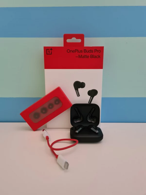 OnePlus earbuds Pro pacckage