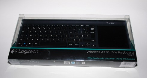 Logitech_Wireless_All-in-One_Keyboard_TK820-01