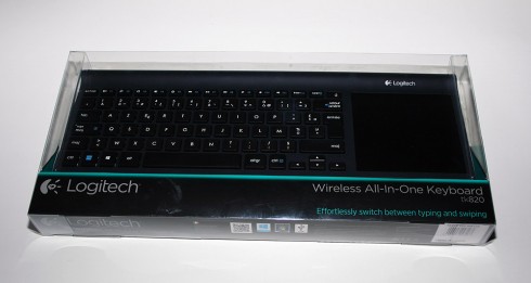Logitech_Wireless_All-in-One_Keyboard_TK820-01