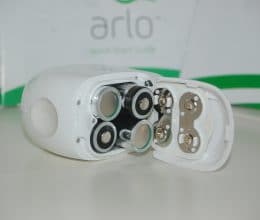 Arlo_wireless_battery