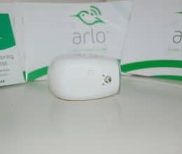 Arlo_wireless_bottom