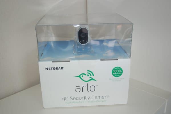 Arlo_wireless_box