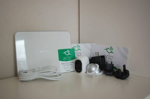 Arlo_wireless_package