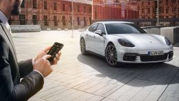 Porsche Panamera 2016 Porsche Connect