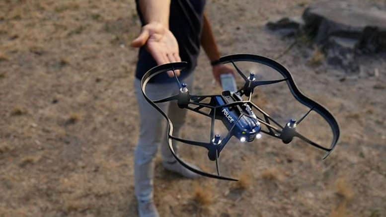Parrot MiniDrone Airborne Night MacLane Bleu