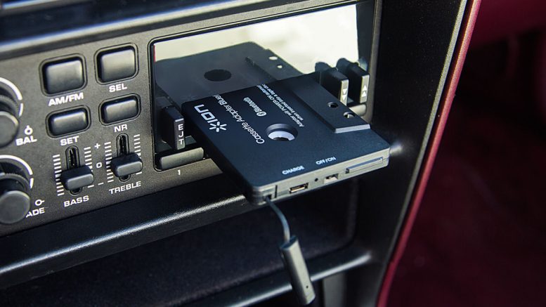 ION Cassette Adapter Bluetooth. 