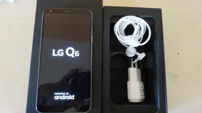 LG Q6_boite