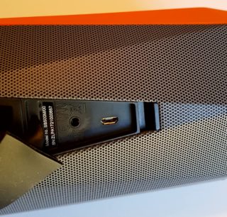 Philips Shoqbox SB500M