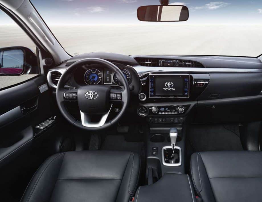 Toyota Hilux Légende Sport internal