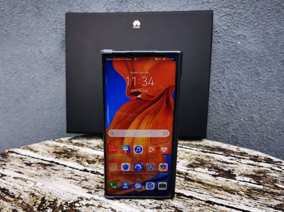 Huawei Mate Xs front