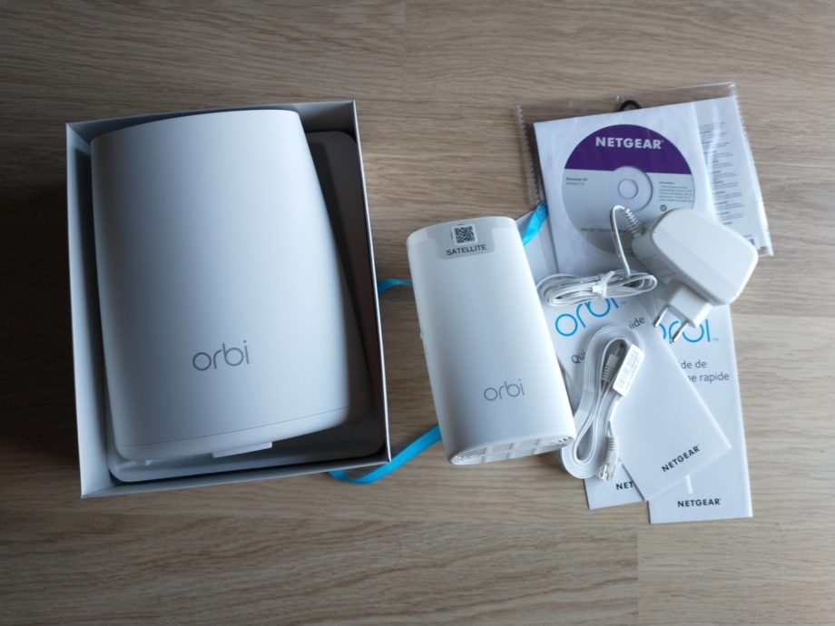 Netgear Orbi AC2200.