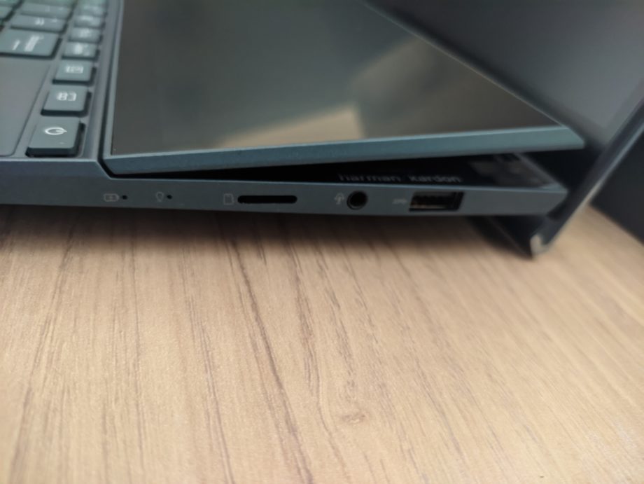 Asus Zenbook UX482E